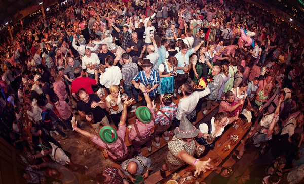 Die Wasen-Mallorca-Party 2025 - 25 € zahlen und Wertmarken im Wert von 40 € erhalten + optional VVS